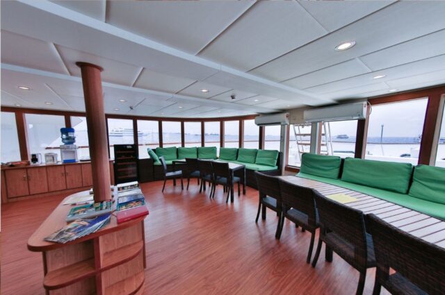 CarpeNovo_briefing area_lg Indoor briefing and lounge area aboard the Carpe Novo